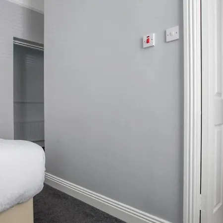 Aona Townhouse Affittacamere 4*